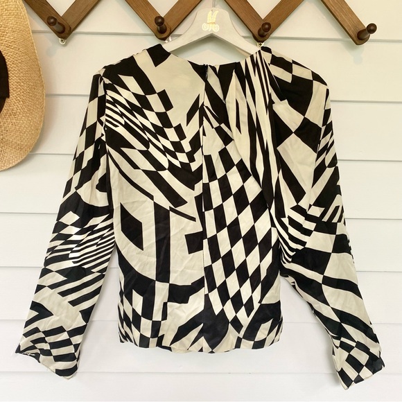 NEW Zara Pleat Neck Mod Geometric Top - Picture 11 of 12